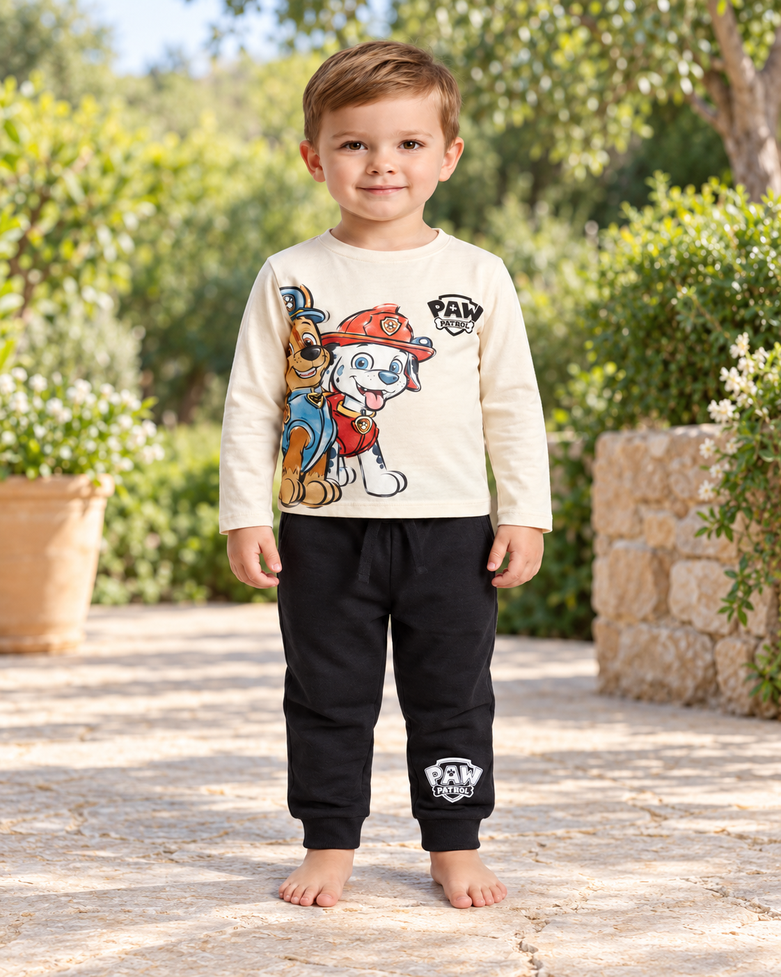 חליפת בנים מעבר מפרץ הרפתקאות – צילום חזיתי בסטודיו או בגן