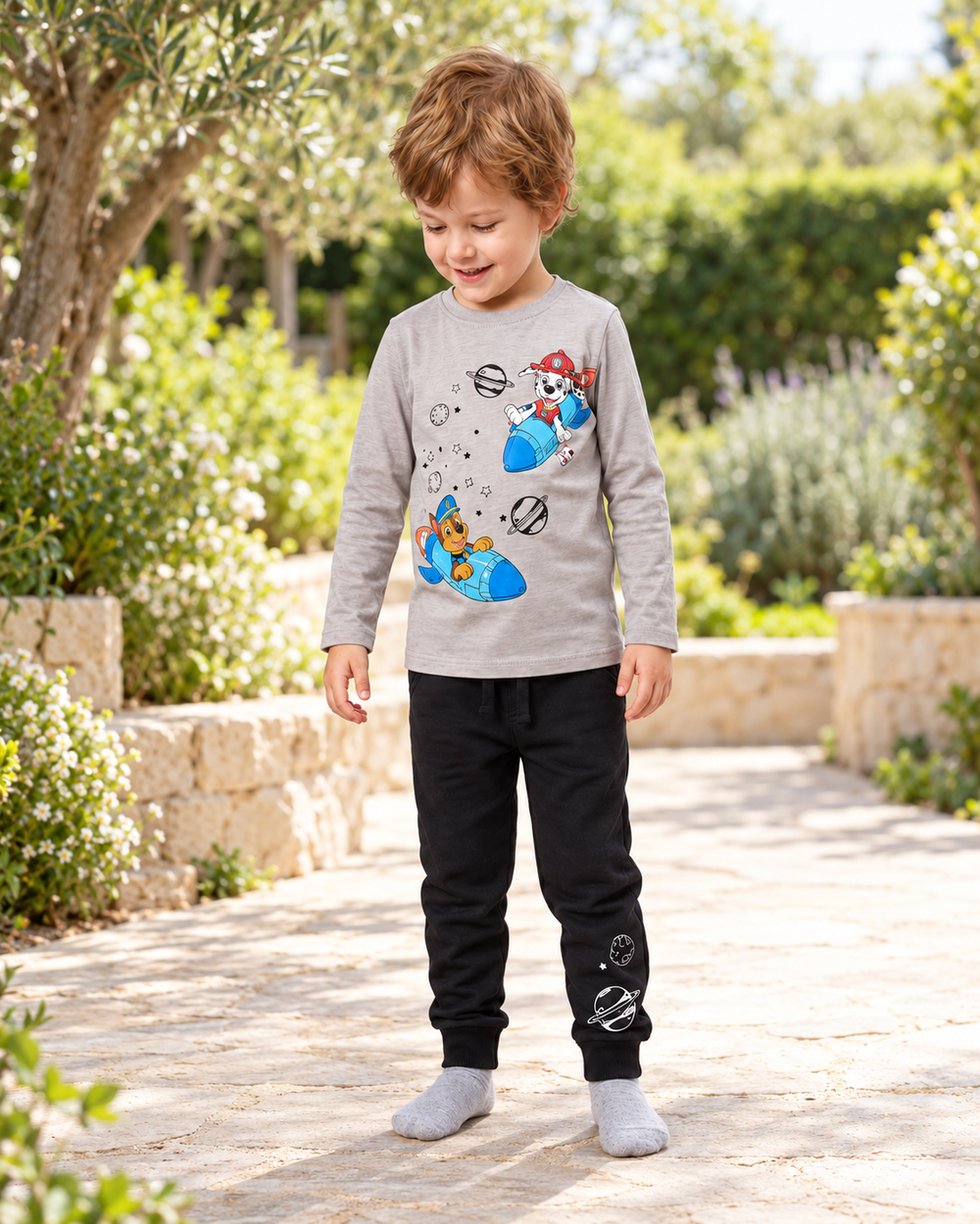 חליפת בנים מעבר מפרץ הרפתקאות/צבי נינגה – צילום חזיתי בסטודיו או בגן