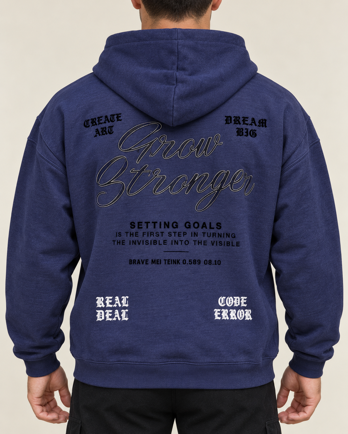 קפוצ׳ון לגבר GROW STRONGER – הדפס כיתוב – כחול נייבי – תקריב