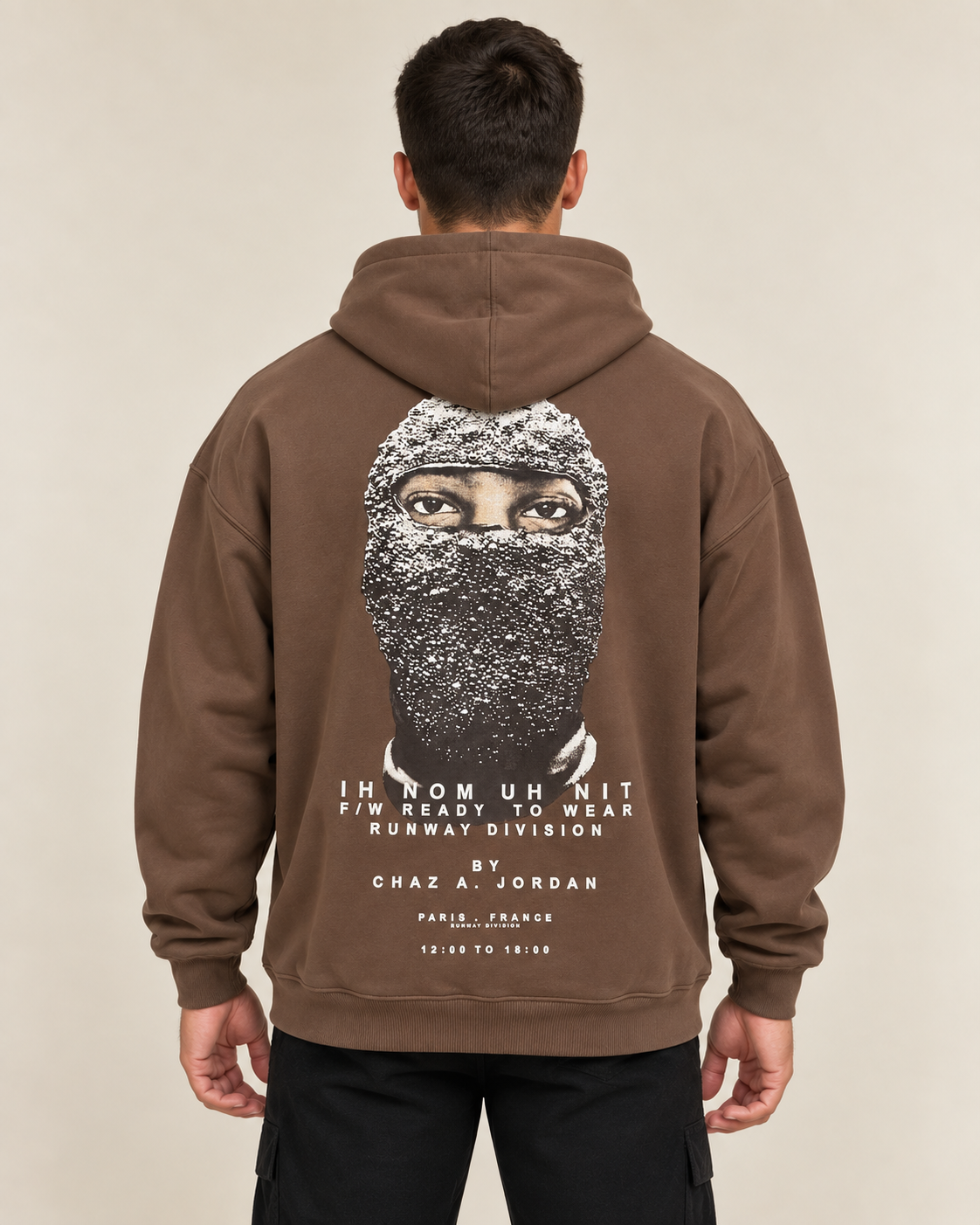קפוצ׳ון לגבר RUNWAY MASK – הדפס מסכה בגב – חום – גב